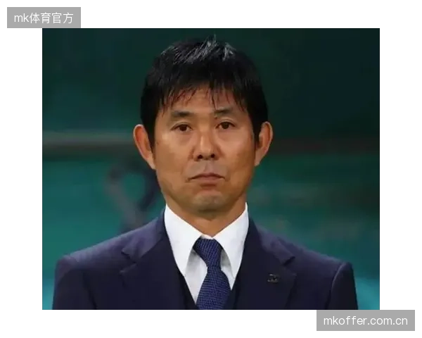 森保一打造全新攻击阵型，三笘薰与堂安律被改造为边翼卫引发外界热议。